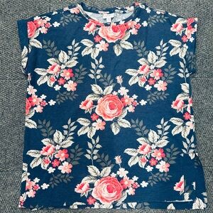 Lularoe Short Sleeve Floral Tshirt M
